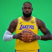 Tượng Lebron James