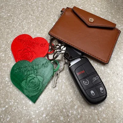 Móc khóa trái tim (heart keychain)