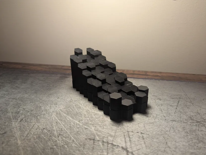 Giá đỡ điện thoại dạng cột đá Basalt (Basalt Column Phone Holder) - Image 1