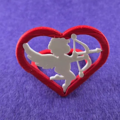 Doppelherz mit Cupido