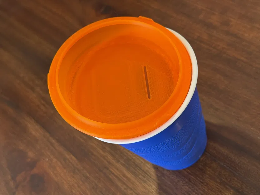 Nắp khe bỏ vé raffle cho ly nhựa xanh - Image 2