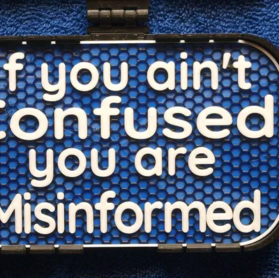 Bảng hiệu “Confused or misinformed?”