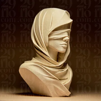 Tượng Người Phụ Nữ Bịt Mắt (Blindfolded Woman Sculpture)