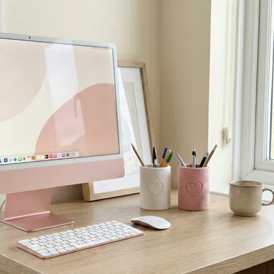 Ống Đựng Bút Hình Trái Tim / Organizer Đựng Đồ Trang Điểm