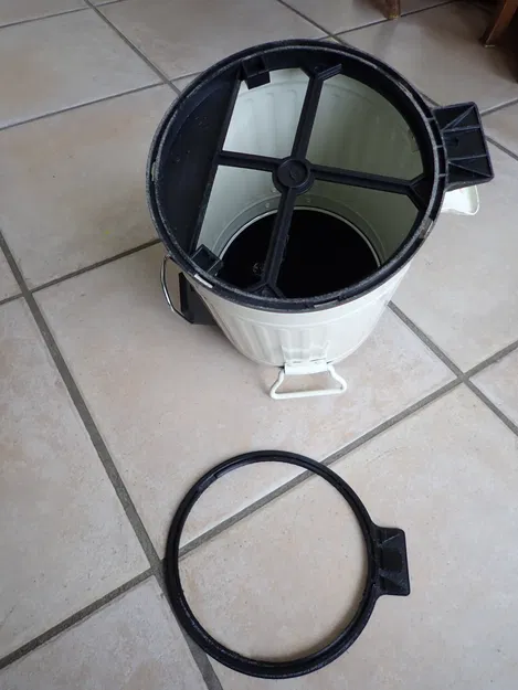 Đế chống rò rỉ & chống trượt cho thùng rác ủ compost - Image 1