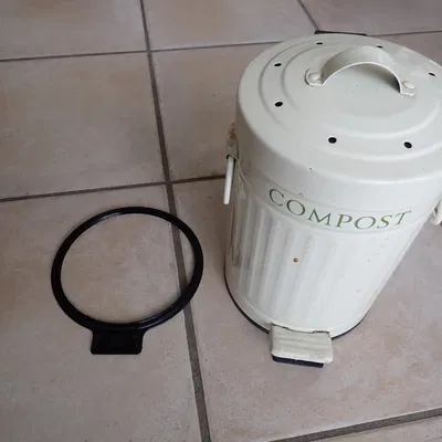Đế chống rò rỉ & chống trượt cho thùng rác ủ compost