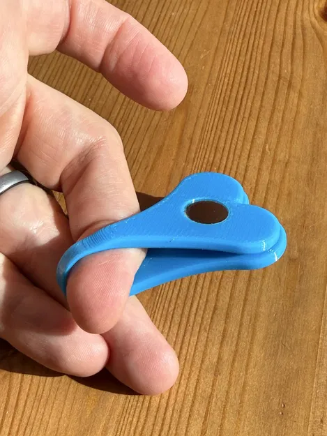 HeartSnaps: Kẹp nam châm fidget & kẹp tiện ích “Kissing” hình tim - Image 12