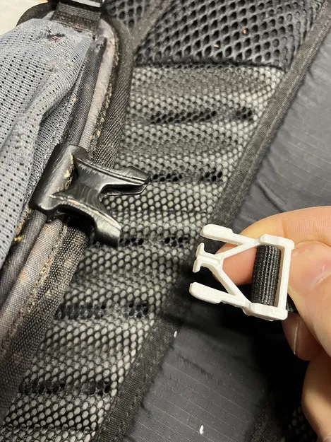 Khóa balo EVOC (phần chốt đực của khóa trên cùng) - Image 3