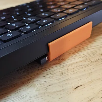 Kê bàn phím Logitech MX Keys kèm chỗ giữ dongle USB