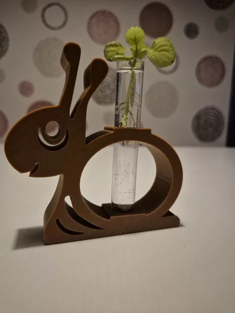 The Snail Plant Incubator [The Junior Rooting Lab] – Trạm ươm rễ cho bé - Image 1