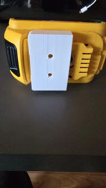 Giá treo pin Dewalt 20V có clip (bản kéo dài) - Image 2