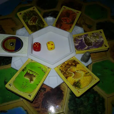 Settlers' Sanctuary | Khay Xúc Xắc & Hub Thẻ Tài Nguyên