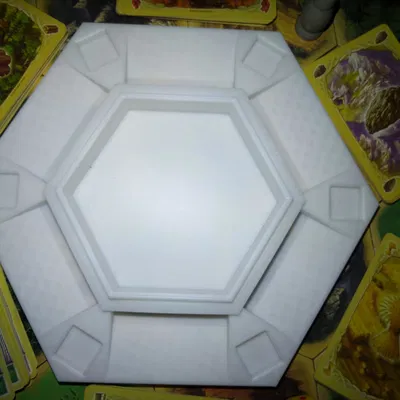 Settlers' Sanctuary | Khay Xúc Xắc & Hub Thẻ Tài Nguyên