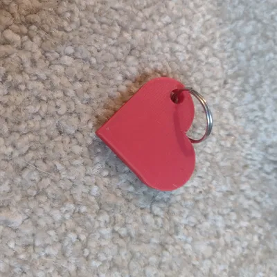 Móc khóa hình trái tim (Heart keychain)