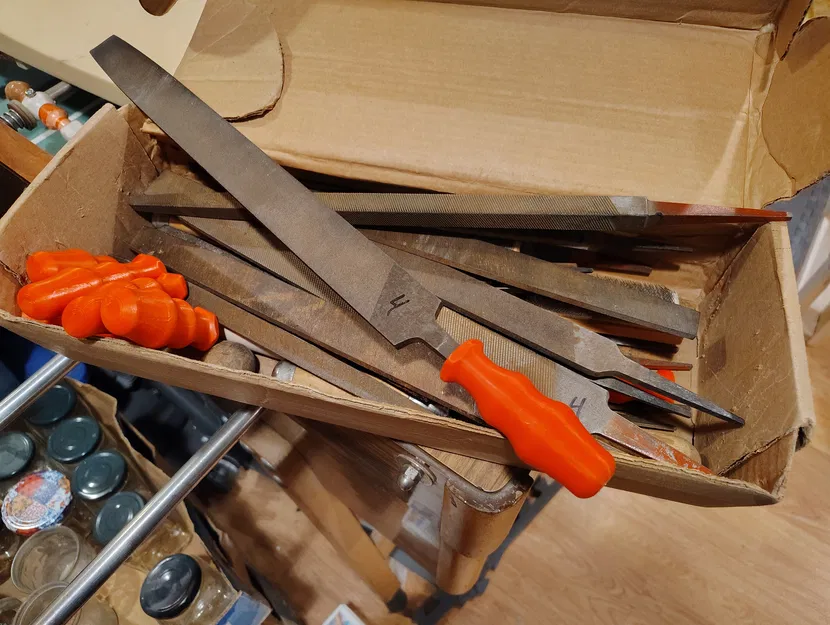 Tay cầm giũa với kích thước tang chỉnh được (OpenSCAD) - Image 1