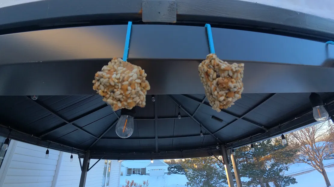 Móc treo máng ăn cho chim in nhanh (có móc treo) - Image 2