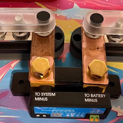 Spacer canh cao bus bar Daiertek 300A cho Victron Smart Shunt 500A