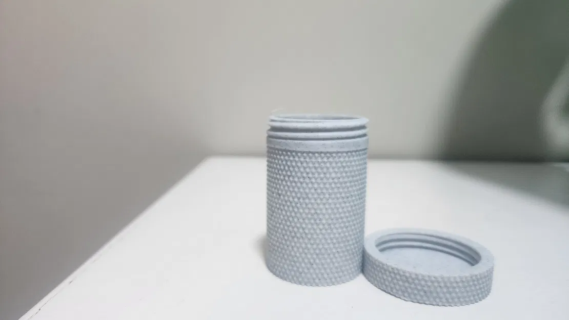 Hộp Chứa Đồ Dạng Trụ Vân Knurling (Knurled Storage Container) - Image 1