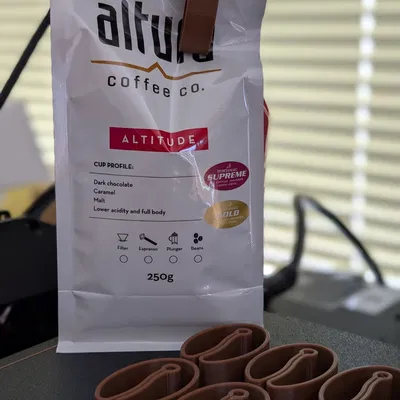 Kẹp miệng túi hạt cà phê - bản decaf (The Coffee Bean Bag Clip)