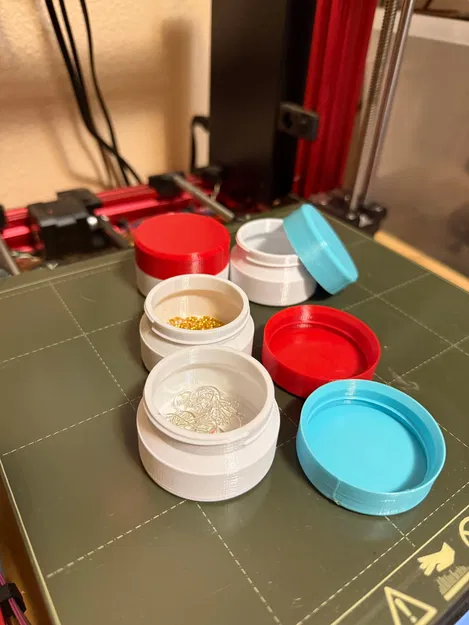 Hộp đựng nhỏ nắp vặn (Small screw lid container) - Image 1