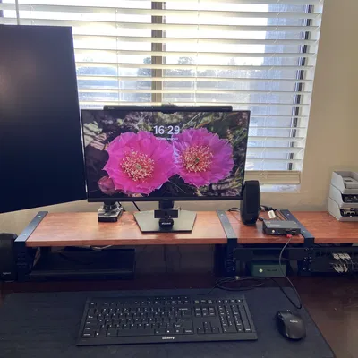 Kệ Nâng Mặt Bàn Kèm Rack (Desk Riser With Rack)