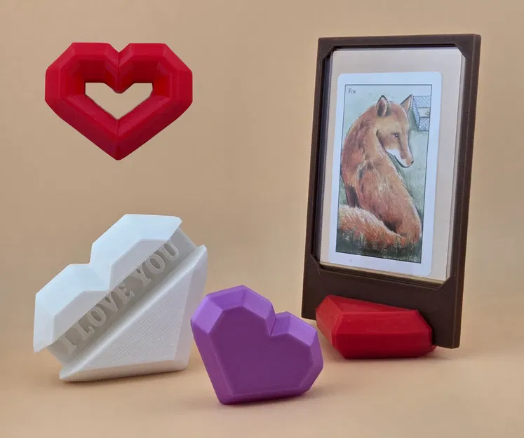 Bộ Trái Tim Low Poly Có Rãnh Đỡ Điện Thoại & Danh Thiếp – Quà Valentine - Image 4