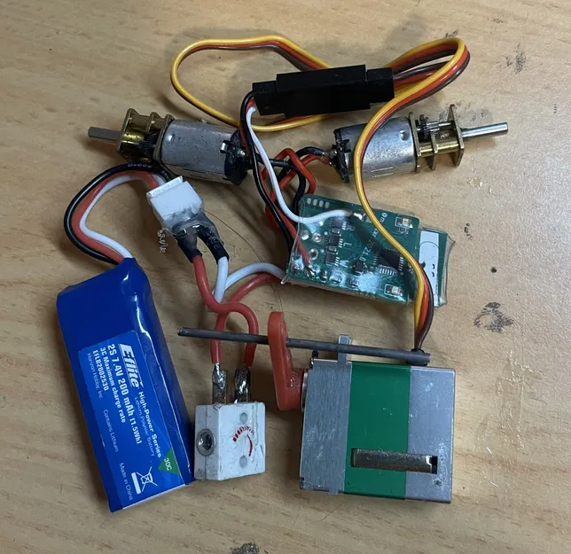 Robot chiến đấu antweight 6 bánh, servo flipper (150g) - Image 5