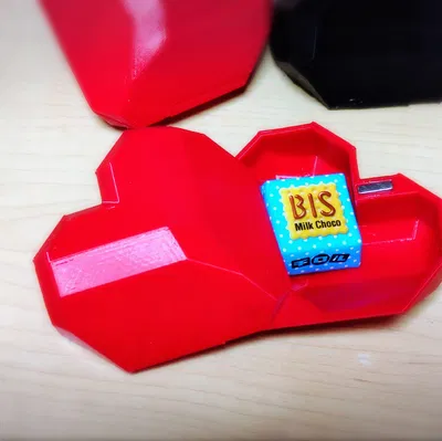 Hộp Quà Trái Tim Low-Poly – Valentine [Không Cần Support]