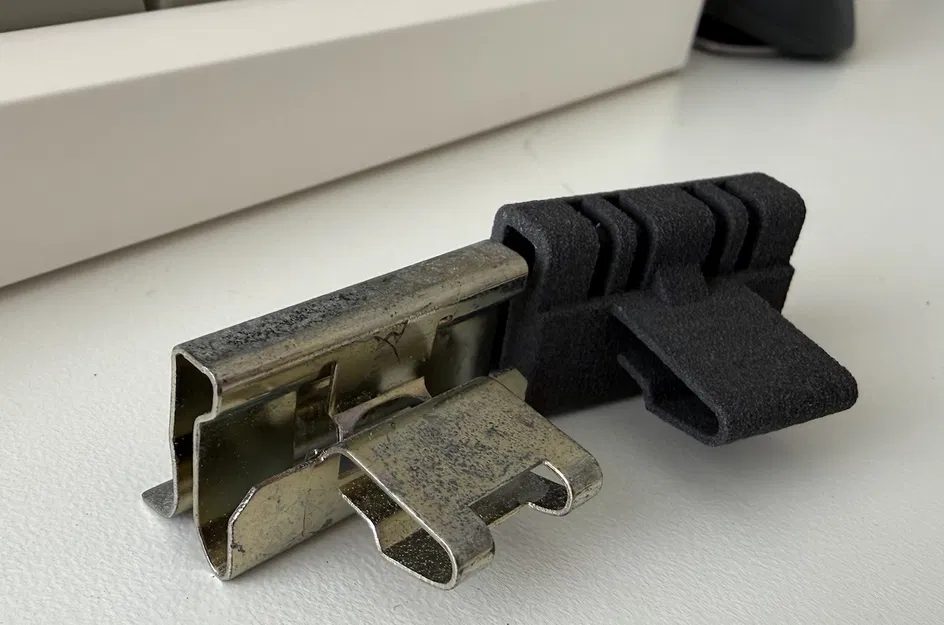 Toyota (inspired) Camry/Aurion GSV40/GSV50 Holder Clip 67923-06040 - Image 2