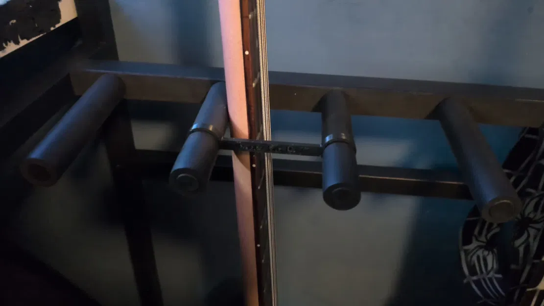 Chốt chặn chống rơi cho giá/kệ guitar (Guitar stand fall guard) - Image 1