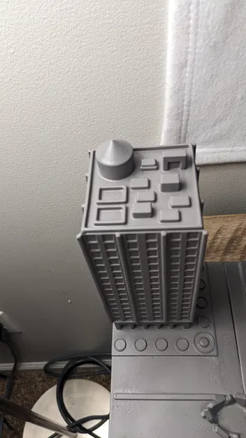 Tòa nhà cao hình vuông (Square Tall Building) - Image 2