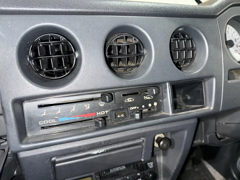 Kẹp Cửa Gió Suzuki Jimny JA22W (Vent Clip) - Image 3