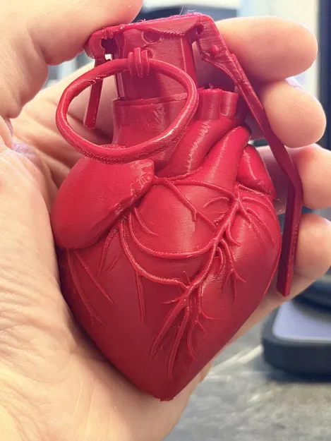 Love Grenade (Lựu đạn tình yêu) - Image 2