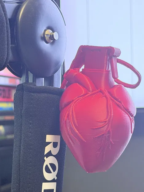 Love Grenade (Lựu đạn tình yêu) - Image 4