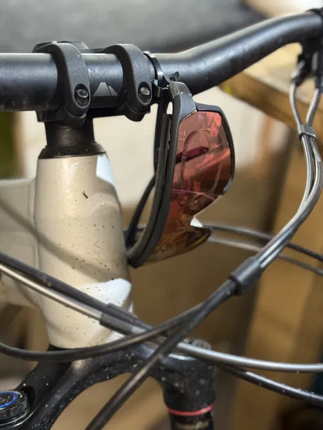 Móc treo kính cho ghi-đông xe đạp - Image 1