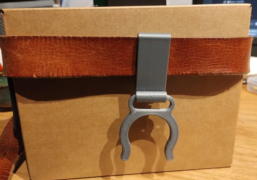 Kẹp đeo thắt lưng cho lightsaber đồ chơi gấp gọn - Image 2