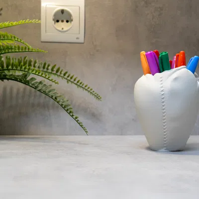 Ống cắm bút hình trái tim Soft Matter