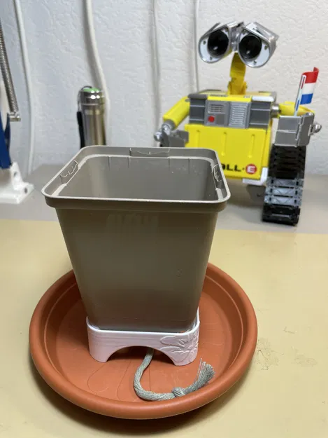 Đế nâng chậu ươm Nursery Planter Pot Riser (chậu tự tưới) - Image 1