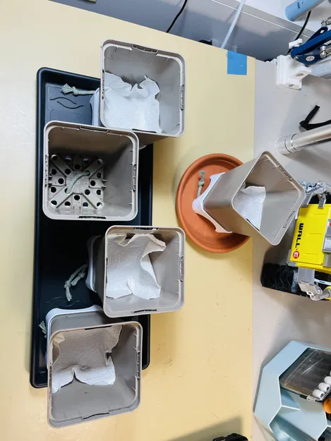 Đế nâng chậu ươm Nursery Planter Pot Riser (chậu tự tưới) - Image 3