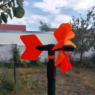 Weather Vane 2 (Cánh gió đứng)