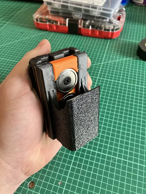 Magical Magnetic Magazine Manager (V1) - Holster magazine nam châm - Image 1