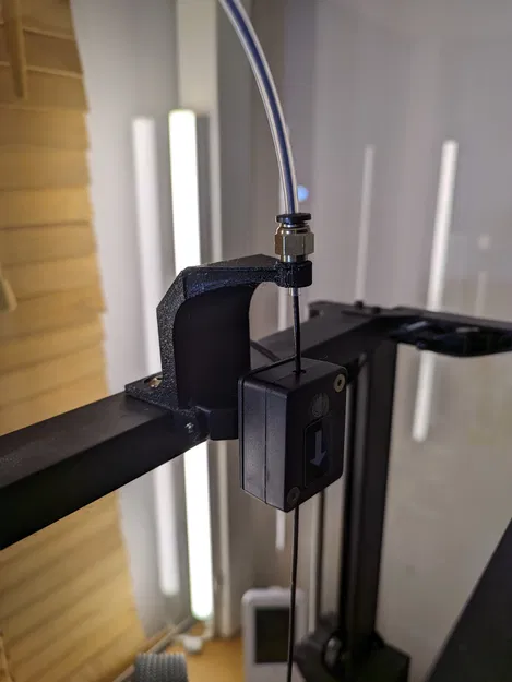 Ender 3 V3 SE/KE – Filament guide (bowden + runout sensor) - Image 1