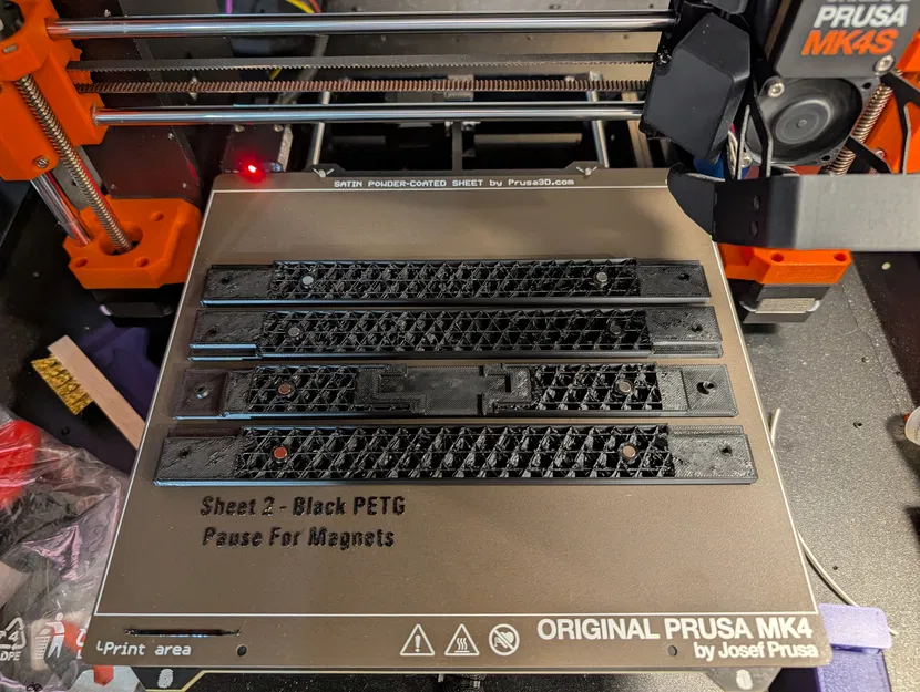 Nắp trên nam châm Prusa Core One kèm tay mở vent, có embed nam châm - Image 1