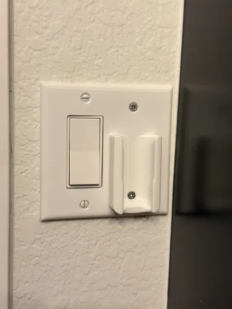 Giá treo wall plate giữ remote Fire TV (Fire TV Remote Wall Plate Holder) - Image 3