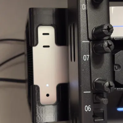 Giá treo M4 Mac mini rack mount song song với mặt rail