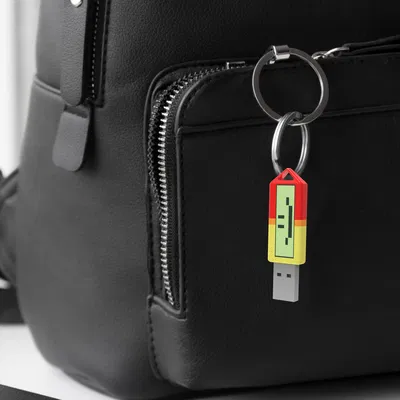 Móc khóa USB giả (Fake USB keychain)