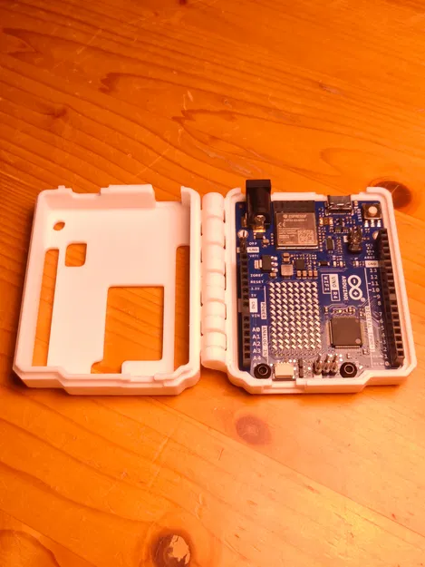 Vỏ Arduino R4 WiFi có bản lề (Print-in-Place) - Image 2