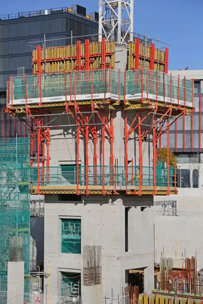 VARIO GT 24 Girder Wall Formwork đang vận hành - Image 1