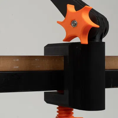 Molia – Tay đỡ nhạc cụ modular chuẩn VESA