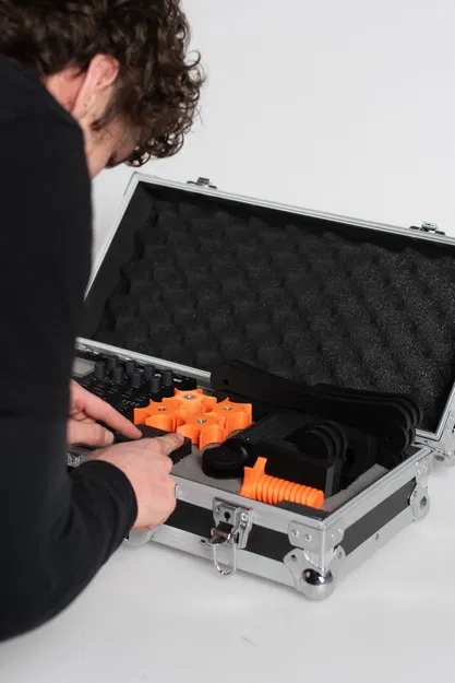 Molia – Tay đỡ nhạc cụ modular chuẩn VESA - Image 10